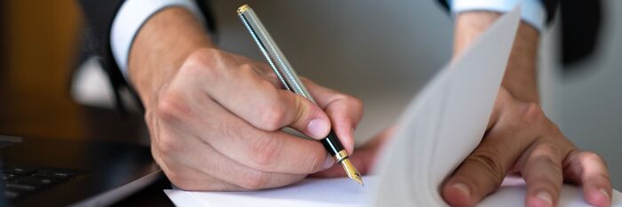 Approving & Signing Contracts - A Best Practice Guide for Directors