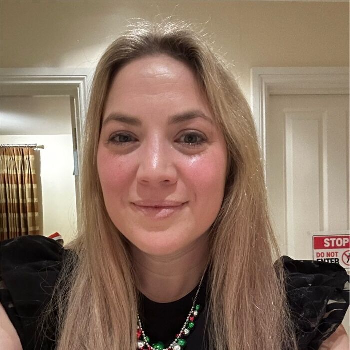 Image of Hannah Ross