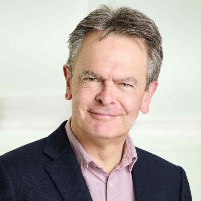 Image of Robert Postlethwaite